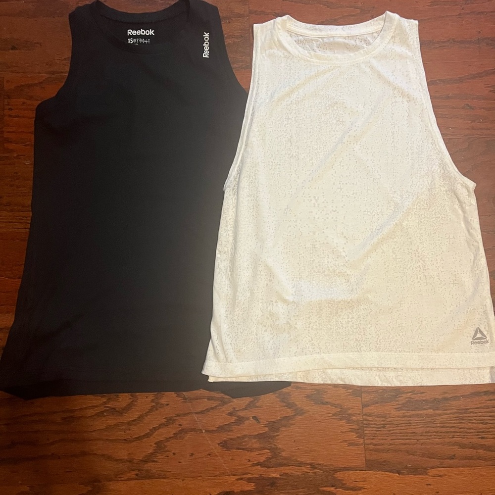 ⭐️ 2 Reebox Workout Tanks Black & White XS